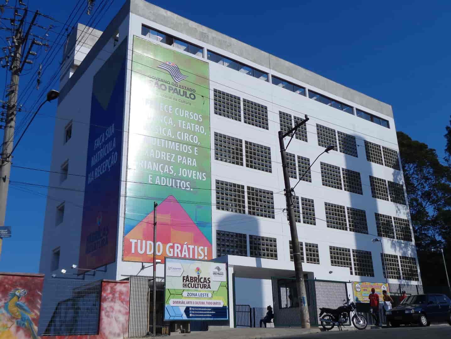 Banner do evento Oficina de Férias Online: Alongue-se, movimentos simples, corpo desperto!