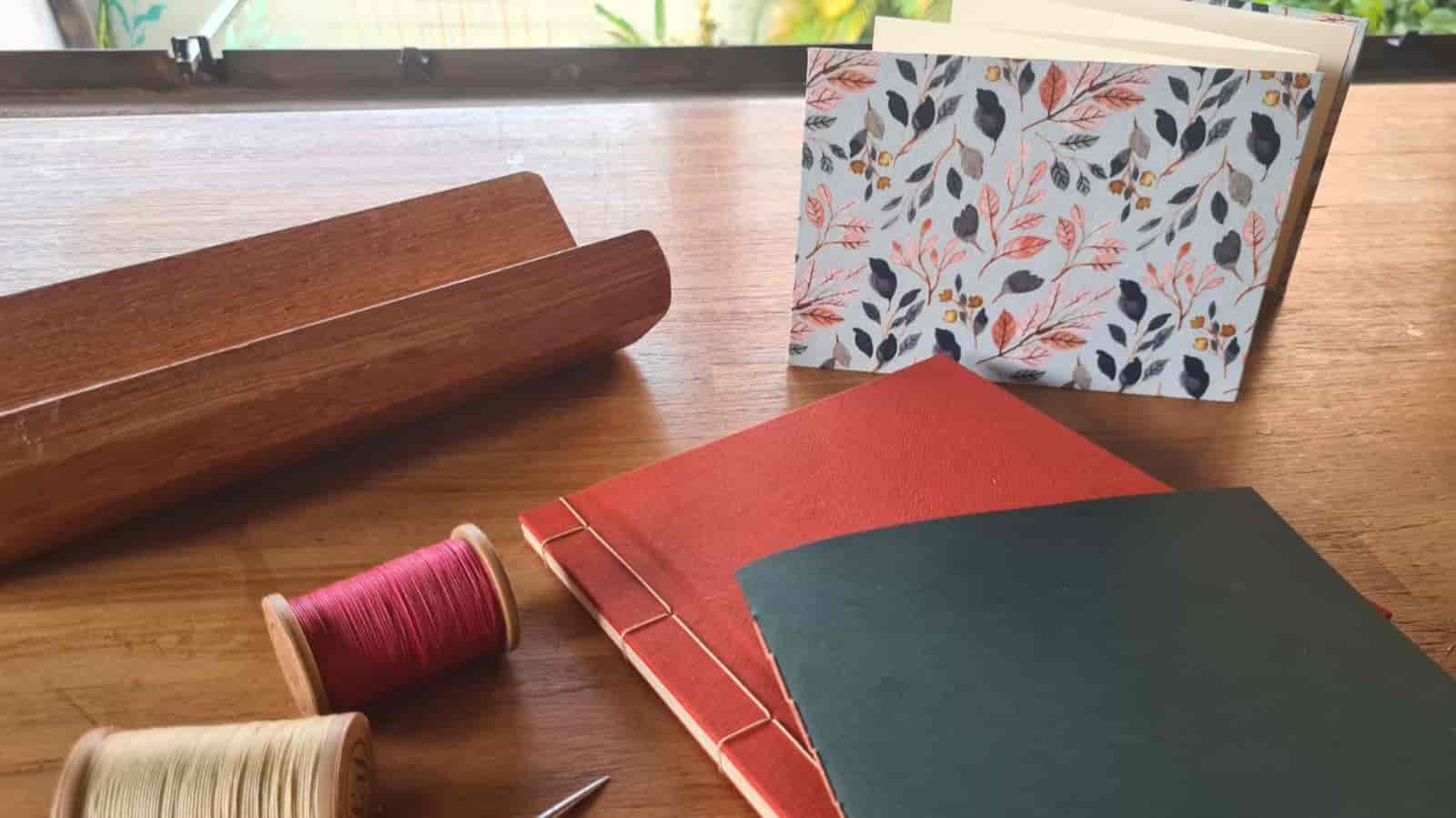 Imagem do evento OFICINA PRÁTICA PRESENCIAL | ENCADERNAÇÃO ARTESANAL