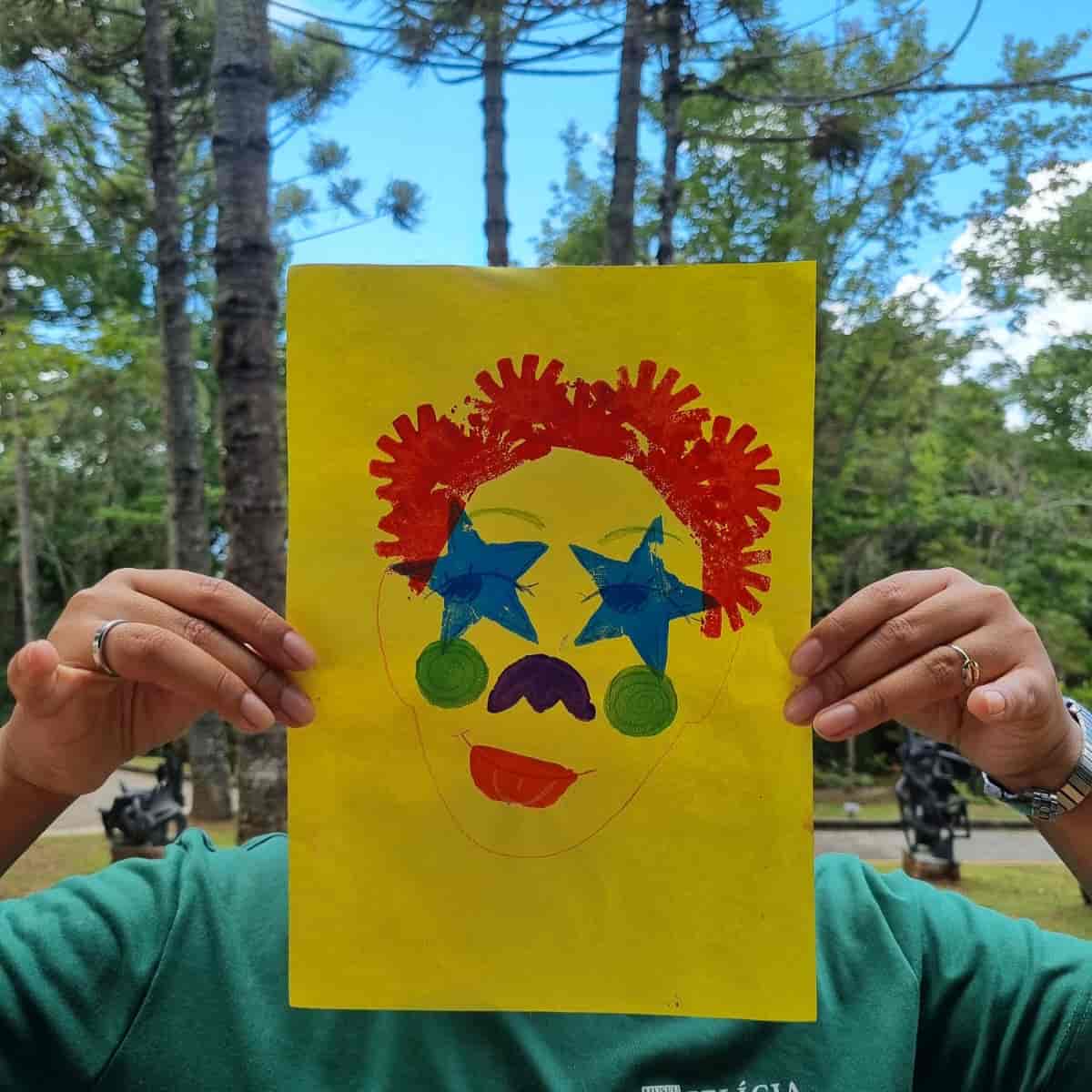 Imagem do evento Família no Museu Virtual: Autorretrato Carimbado