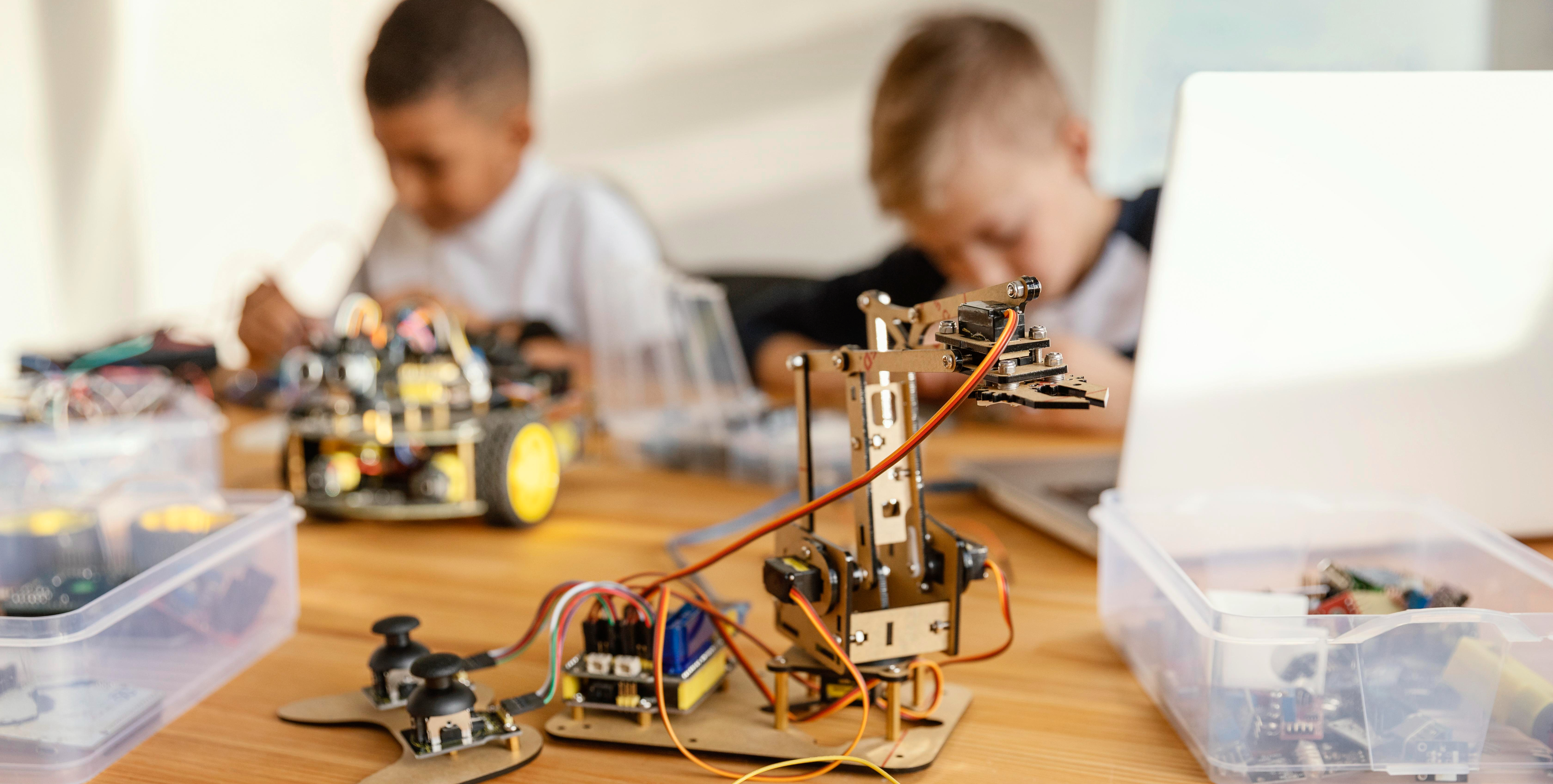 Banner do evento Férias no Museu - Oficina de Montagem e Mostra Robótica Sustentável
