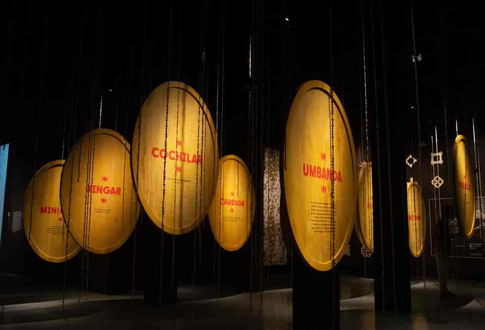 Banner do evento Mostra temporária Línguas africanas que fazem o Brasil