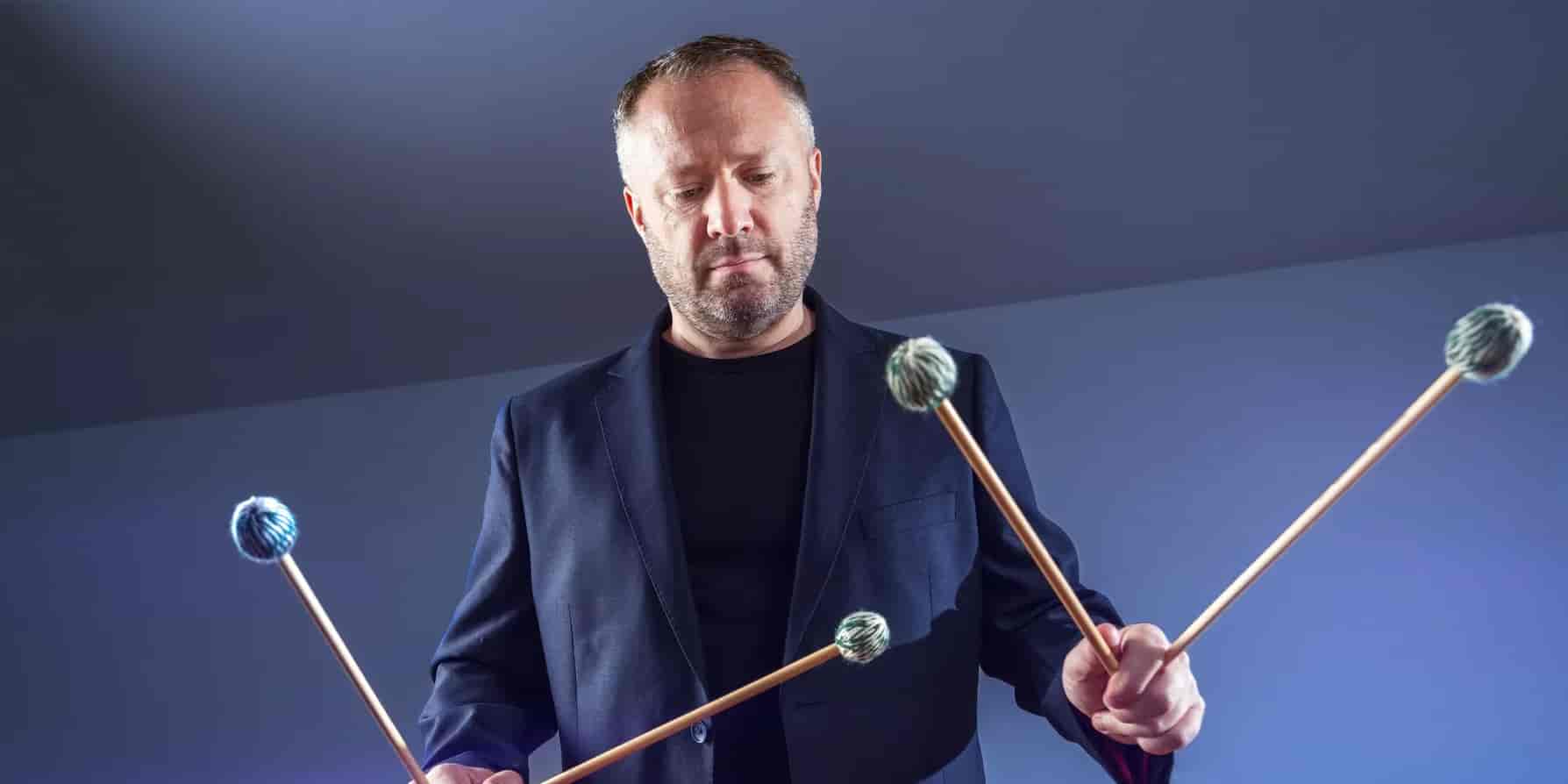 Banner do evento Colin Curie convida a Academia de Música da Osesp e a Ojesp