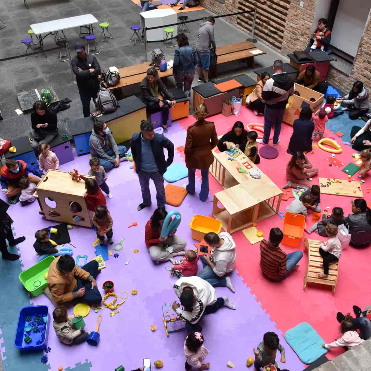 Banner do evento PinaFamília: CorpoCria - Abril