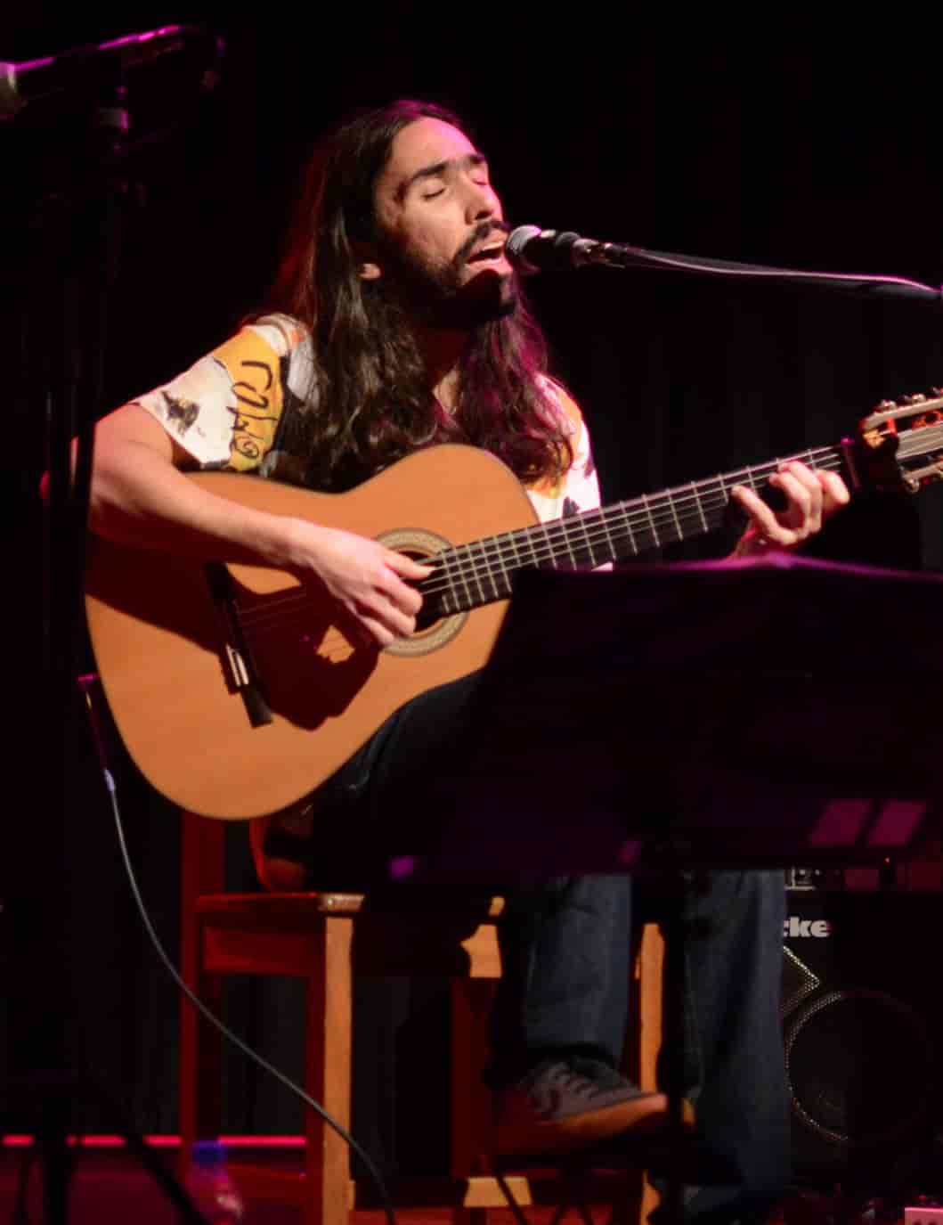 Banner do evento Domingo Musical: “Um Canto na Serra”, com Fabrício dos Santos
