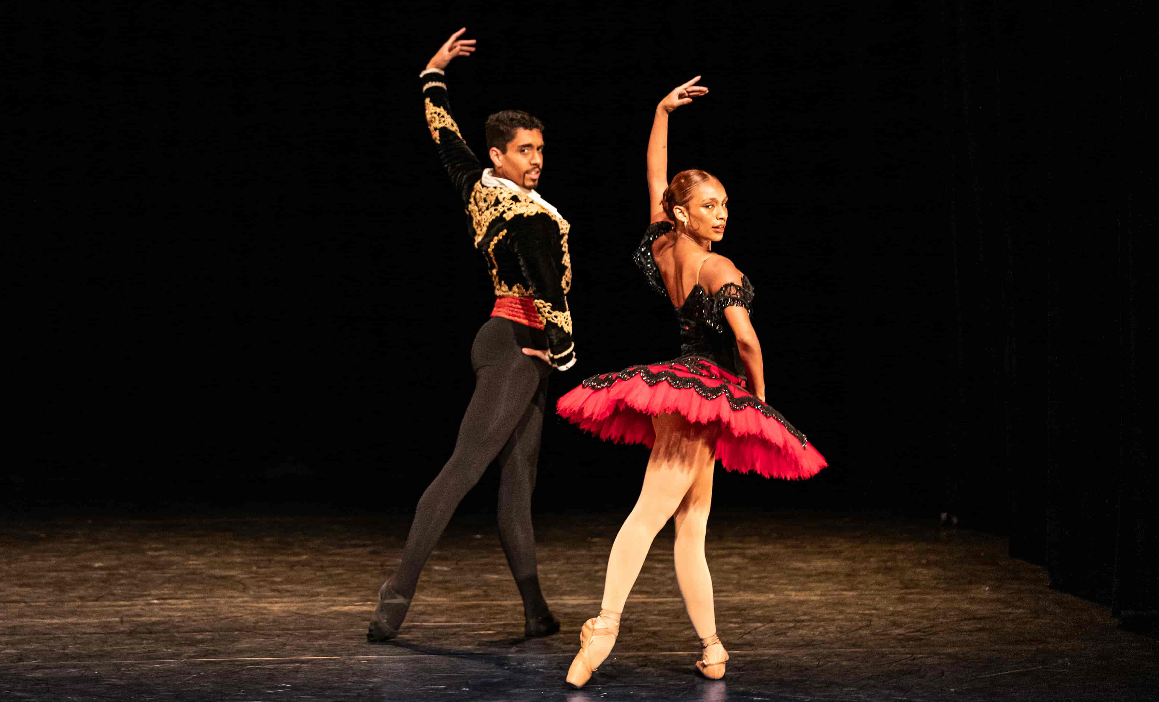 Banner do evento SPCD | APRESENTAÇÕES GRATUITAS NO TEATRO MUNICIPAL CAMILLO FERNANDEZ DINUCCI - BOTUCATU/SP