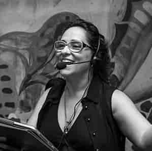 Banner do evento A Voz e a Audiodescrição. Fundamentos e técnicas do uso da voz para a narração de audiodescrição