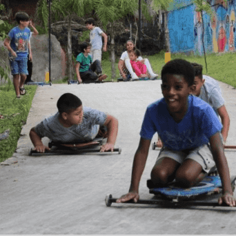 Imagem do evento Atividade de Férias: BRINCADEIRA COM CARRINHOS DE ROLIMÃ