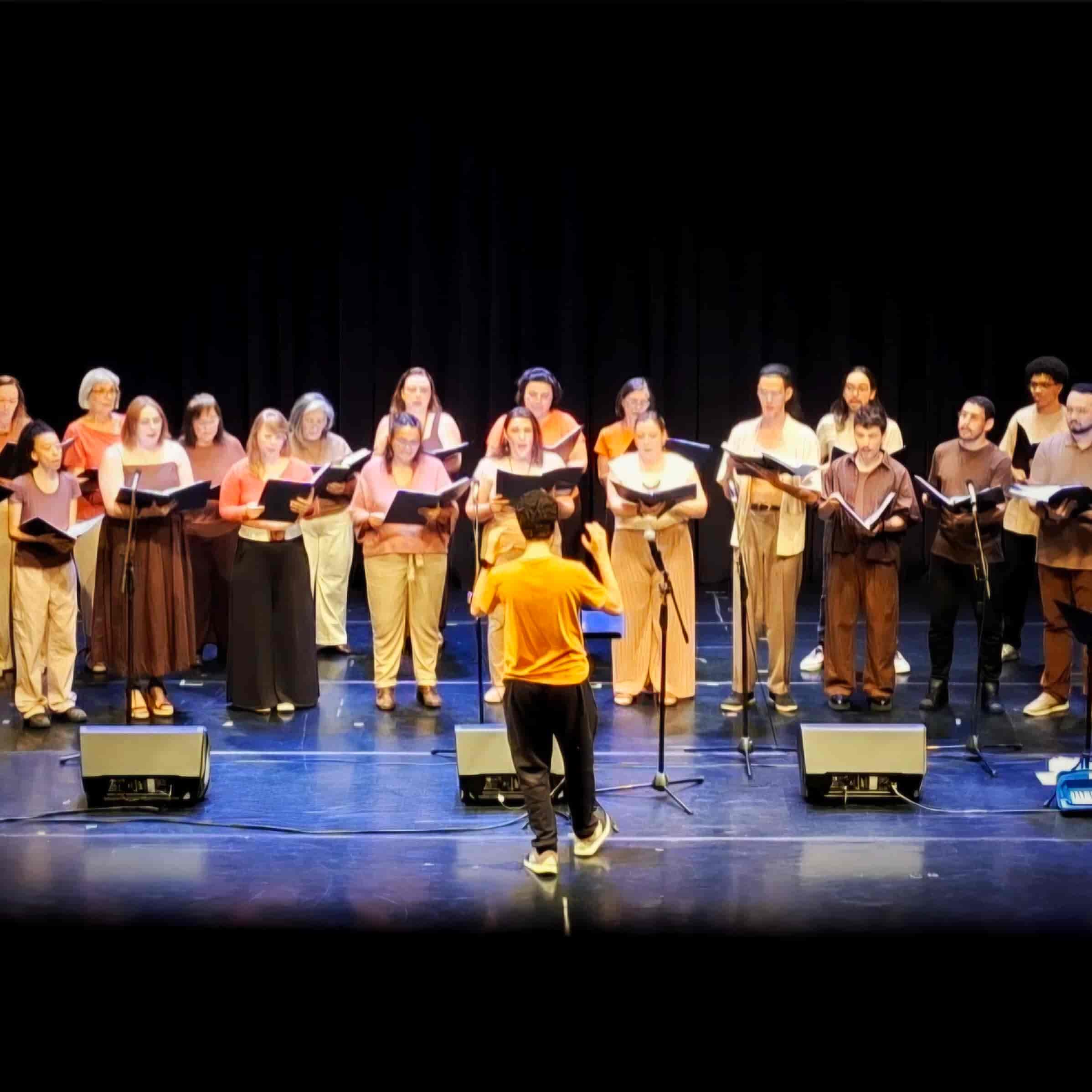 Concerto - Coral Acadêmico: Canta Damiano