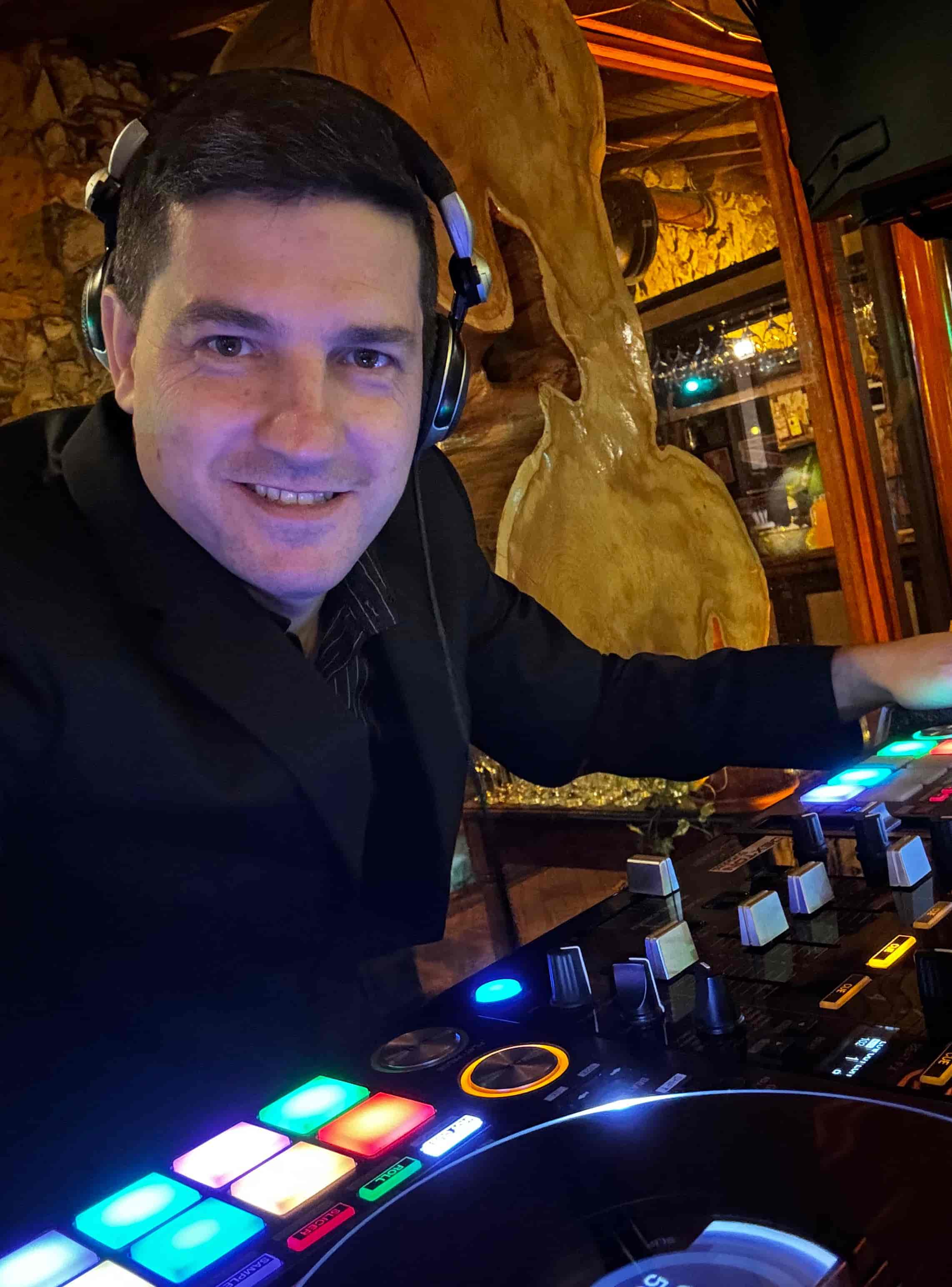 Imagem do evento Férias no Museu: “Projeto Pôr do Sol: DJ Max Dexton”