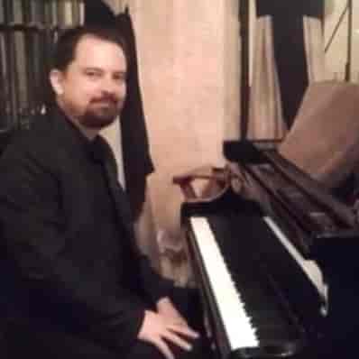 Banner do evento Domingo Musical: pianista Leandro Manfredini