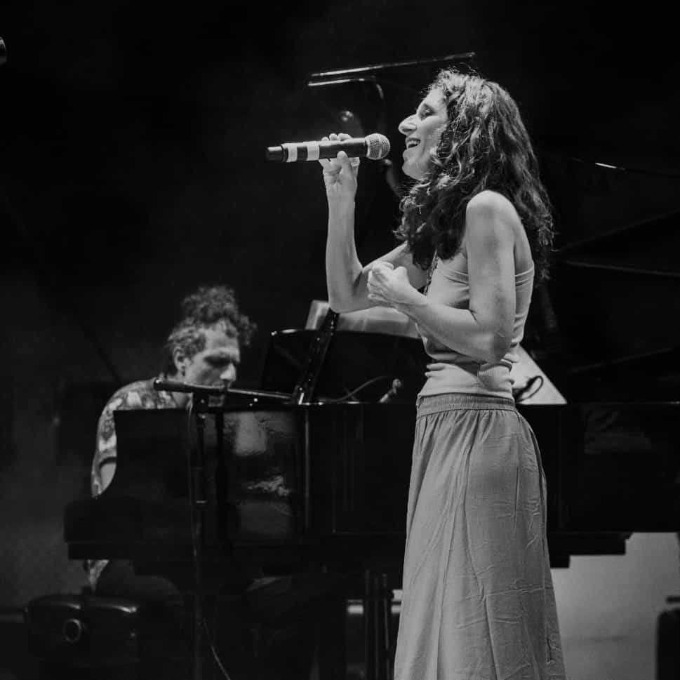 Banner do evento Domingo Musical: “Canção Brasileira – Uma Viagem Universal", com Duo Agreste