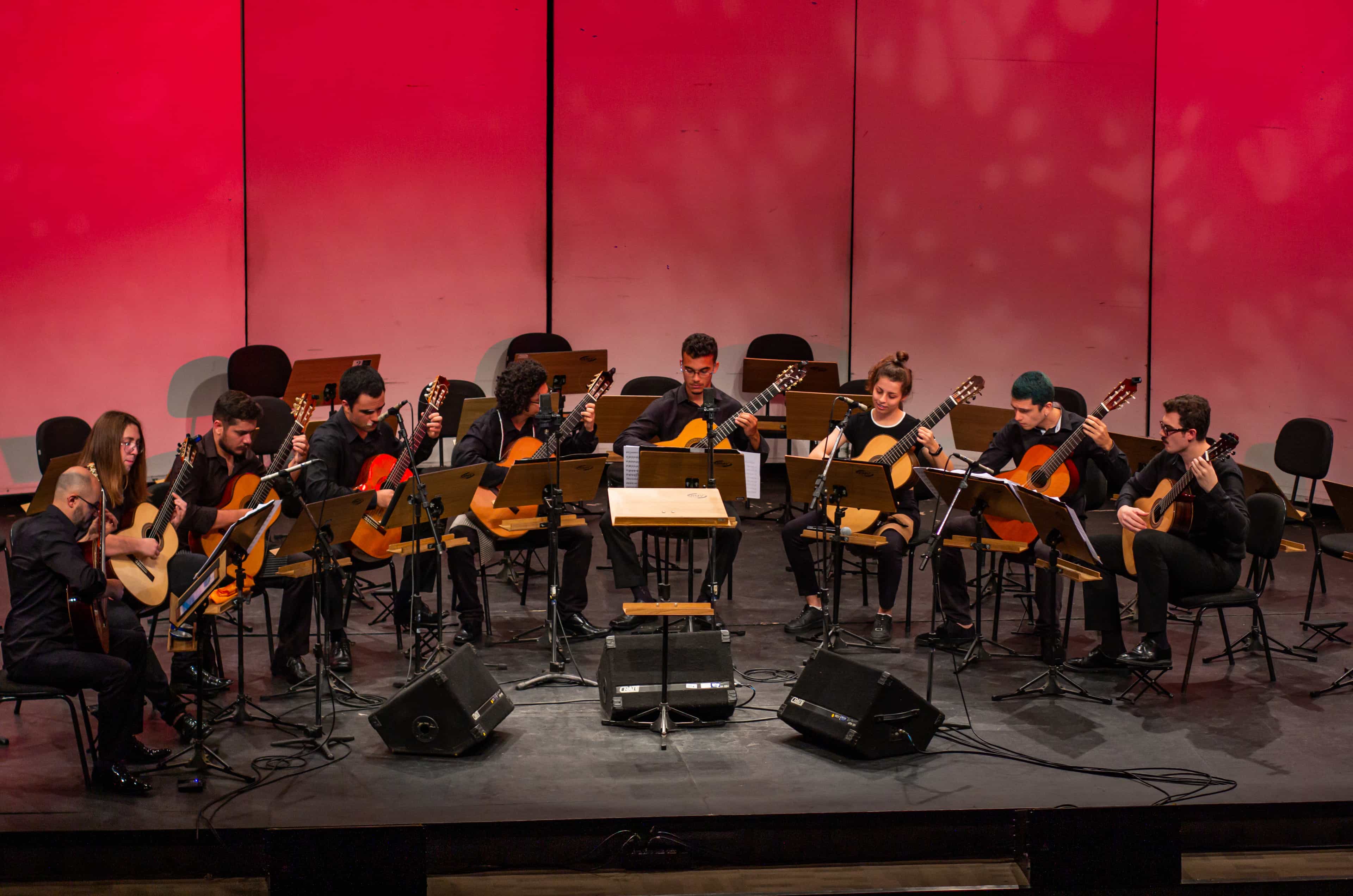 Banner do evento Concerto: Camerata de Violões e Clarice Assad