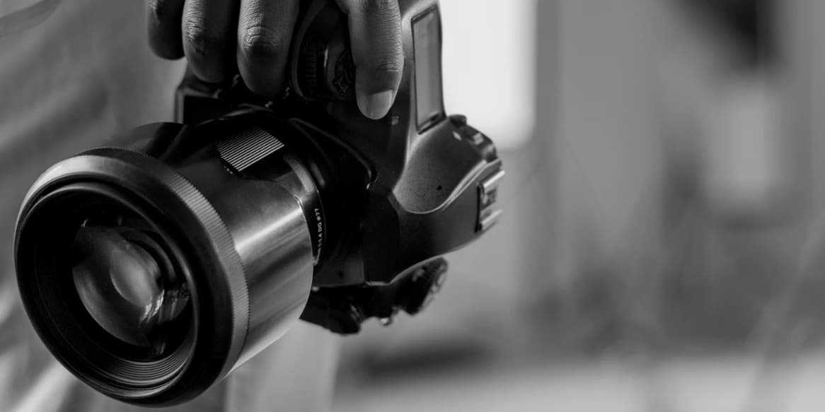 Banner do evento Consciência Negra | Oficina – Olhares de resistência: retratos em preto e branco com Bete Nagô