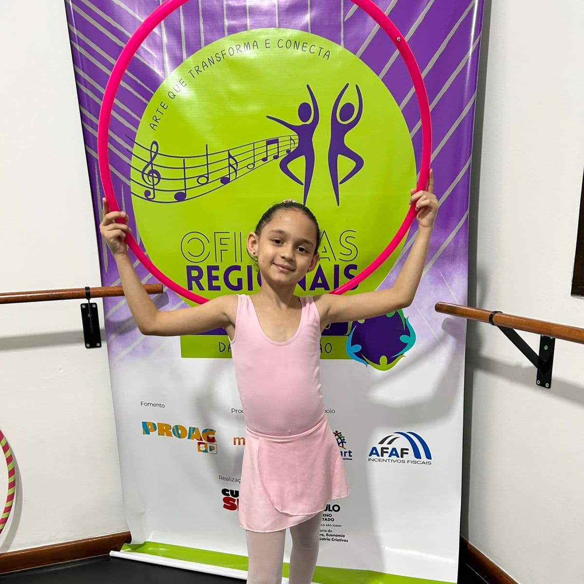 Banner do evento Mostra Final "Oficinas Regionais": Celebração da Arte em São Paulo!