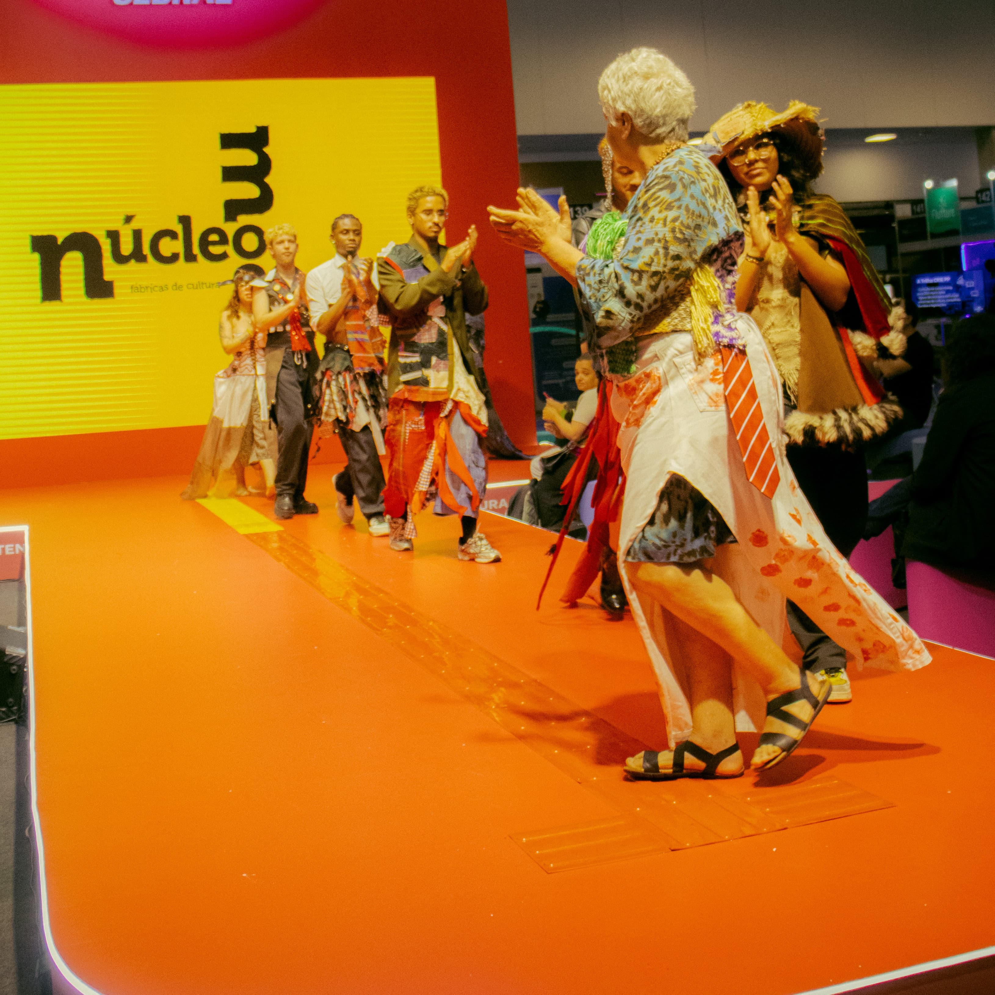 Banner do evento Desfile Núcleo de moda: Diário de Vários