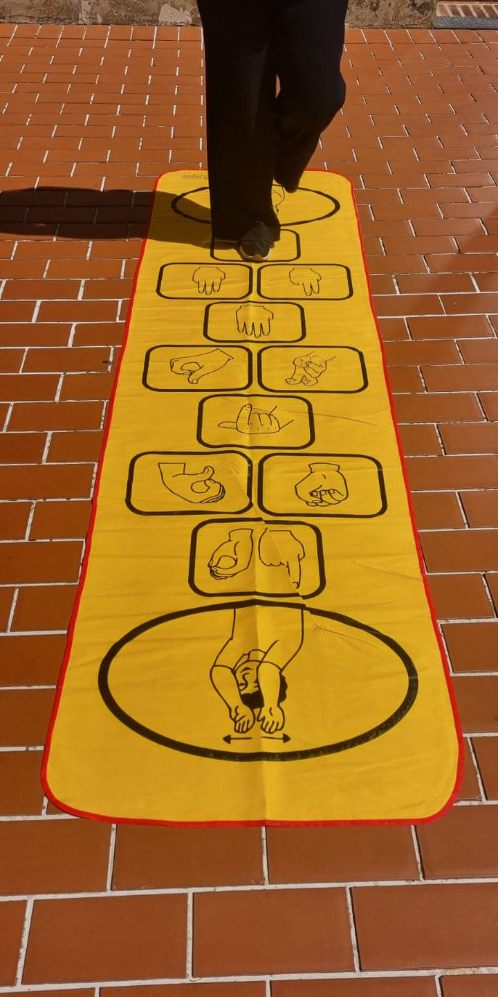 Banner do evento Campanha Sonhar o Mundo: Atividade Cultural "Amarelinha em Libras”