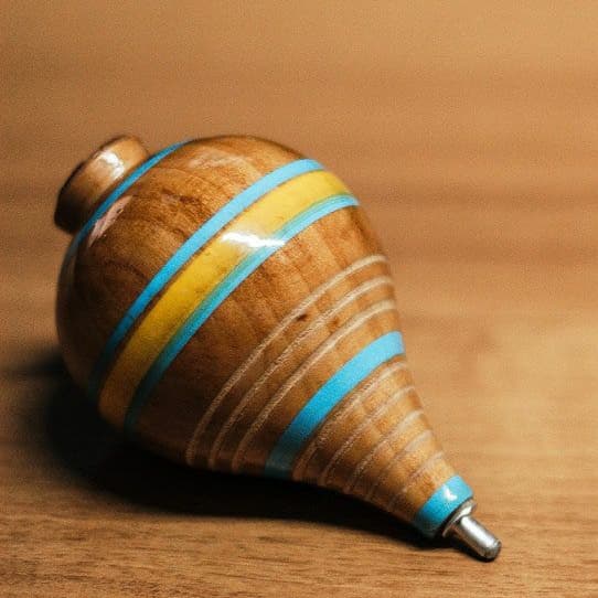 Banner do evento Atividade de férias:  Arte de rodar peão