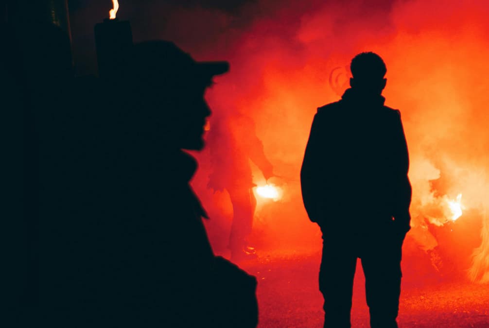 Banner do evento Curso Presencial e Gratuito | Som, Luz, Ação: Noções Introdutórias da técnica à criação cênica