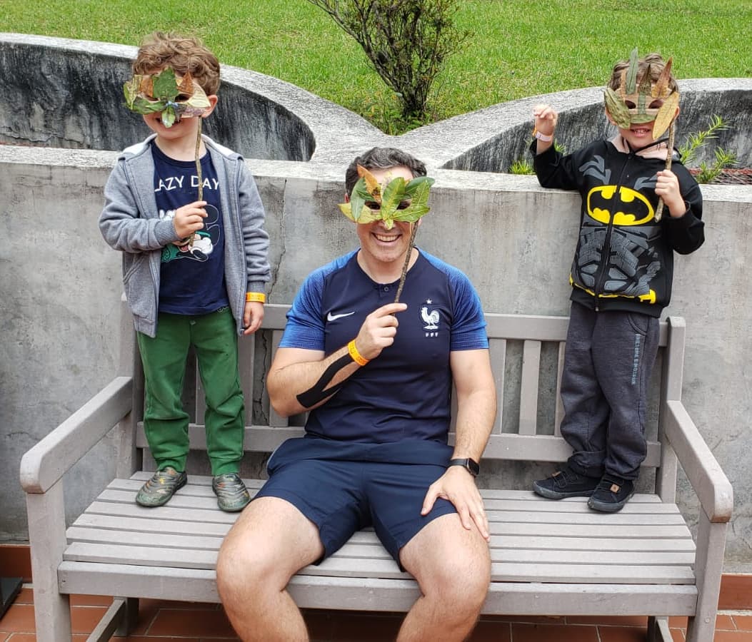 Banner do evento Família no Museu: “Máscara de Folhas”