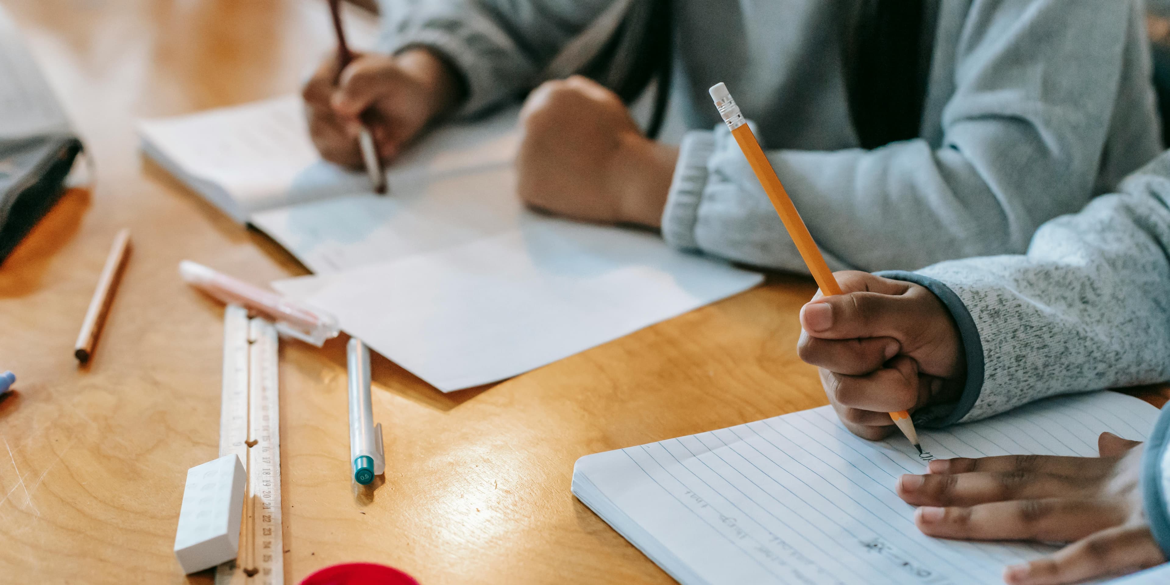 Banner do evento MEMÓRIAS NO PAPEL - COM EQUIPE BIBLIOTECA