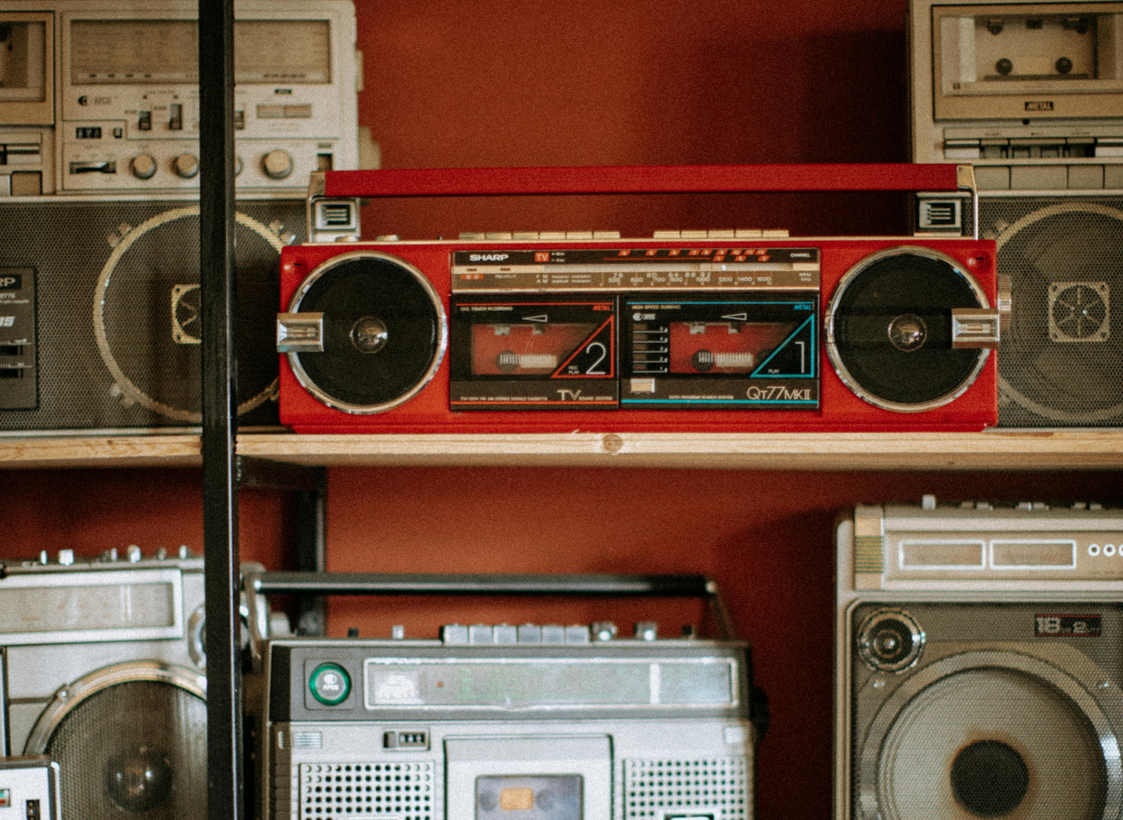 Banner do evento DIA MUNDIAL DO RÁDIO: SINTONIZANDO A POESIA - COM EQUIPE BIBLIOTECA