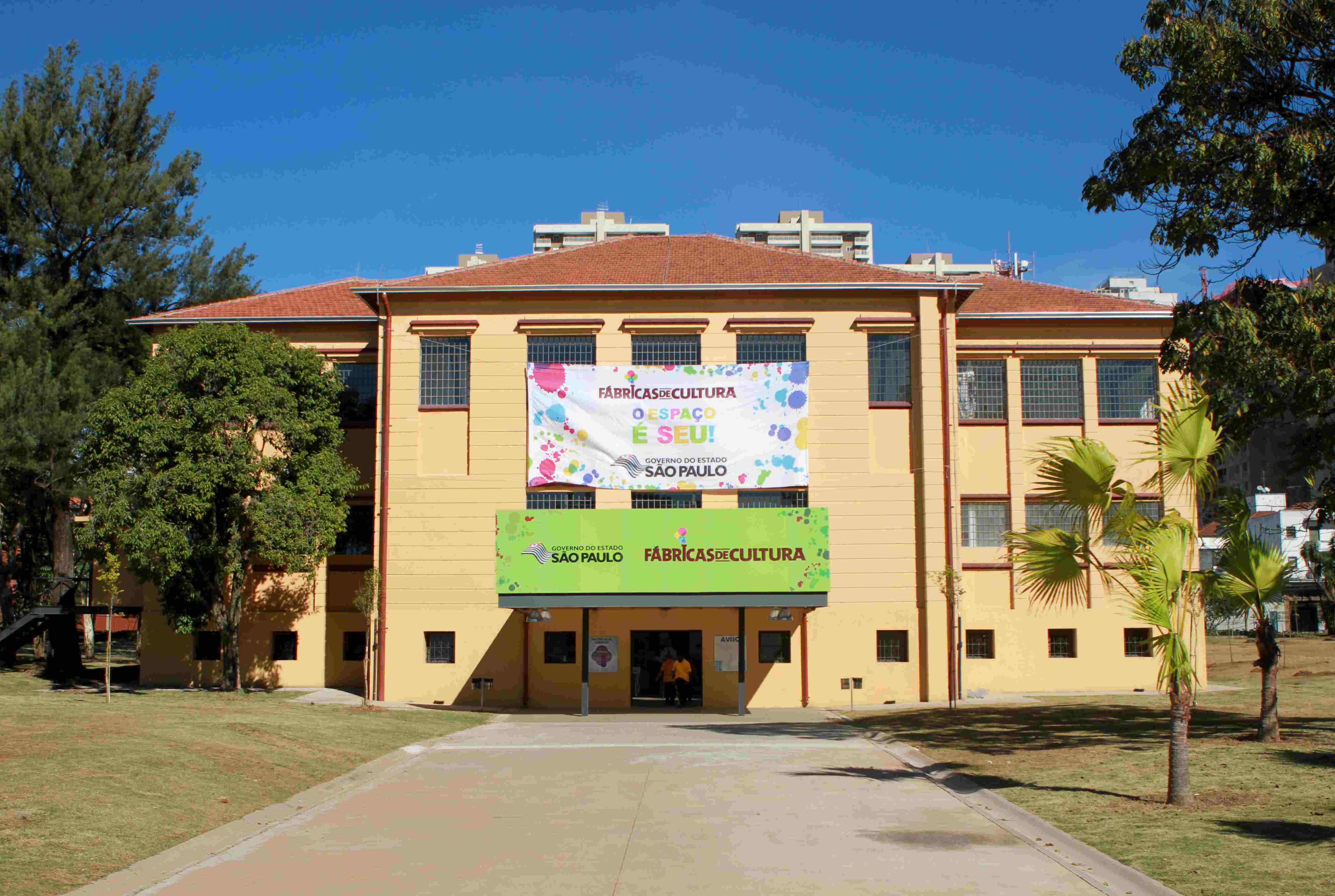 Banner do evento Espetáculo Teatral: "ESPANTALHO UMA HISTÓRIA DE OZ"