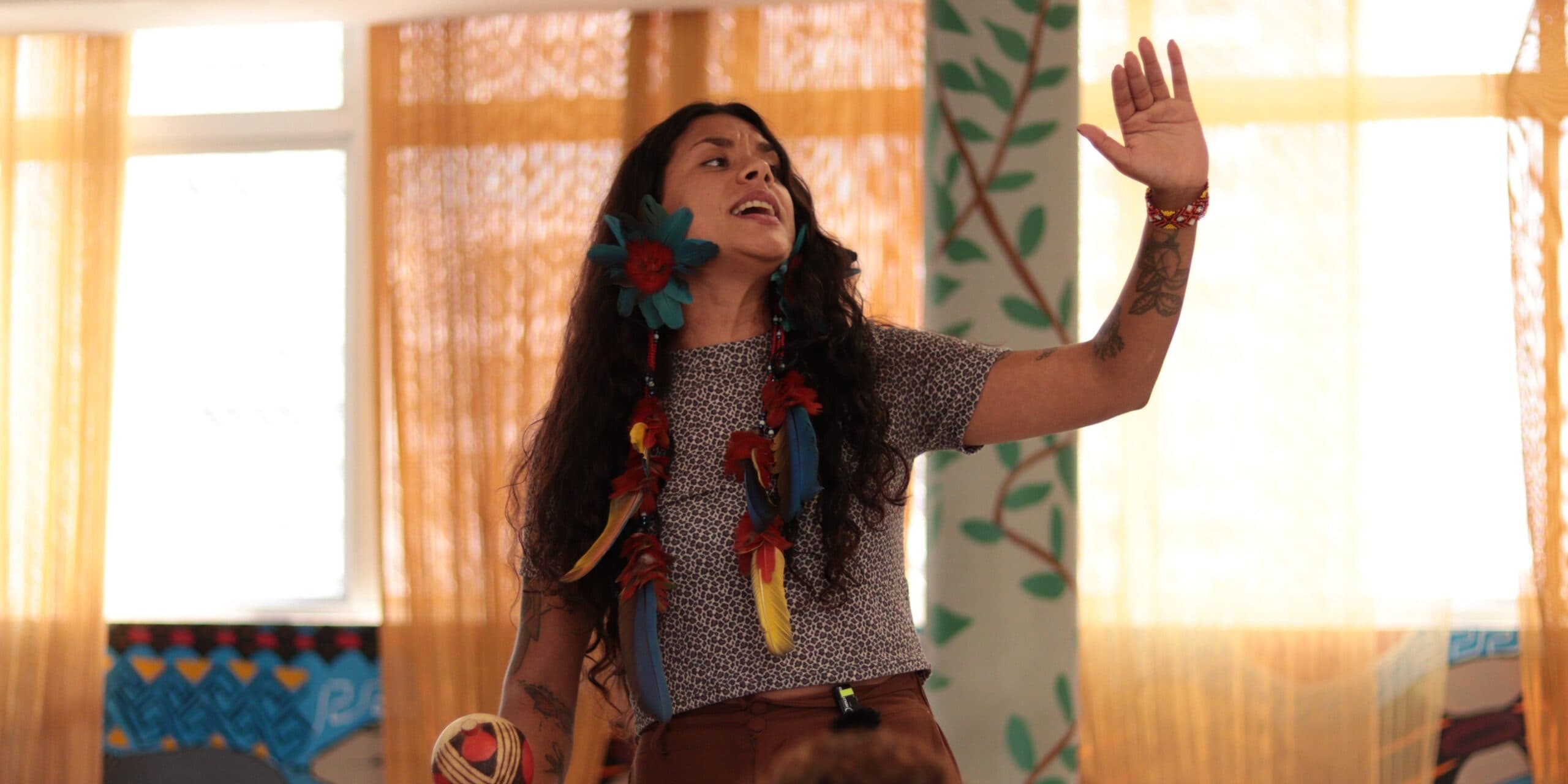 Banner do evento CONTAÇÃO DE HISTÓRIAS – PLANTANDO CONTOS: HISTÓRIAS INDIGENAS DA MATA ATLÂNTICA – COM DANI MARA