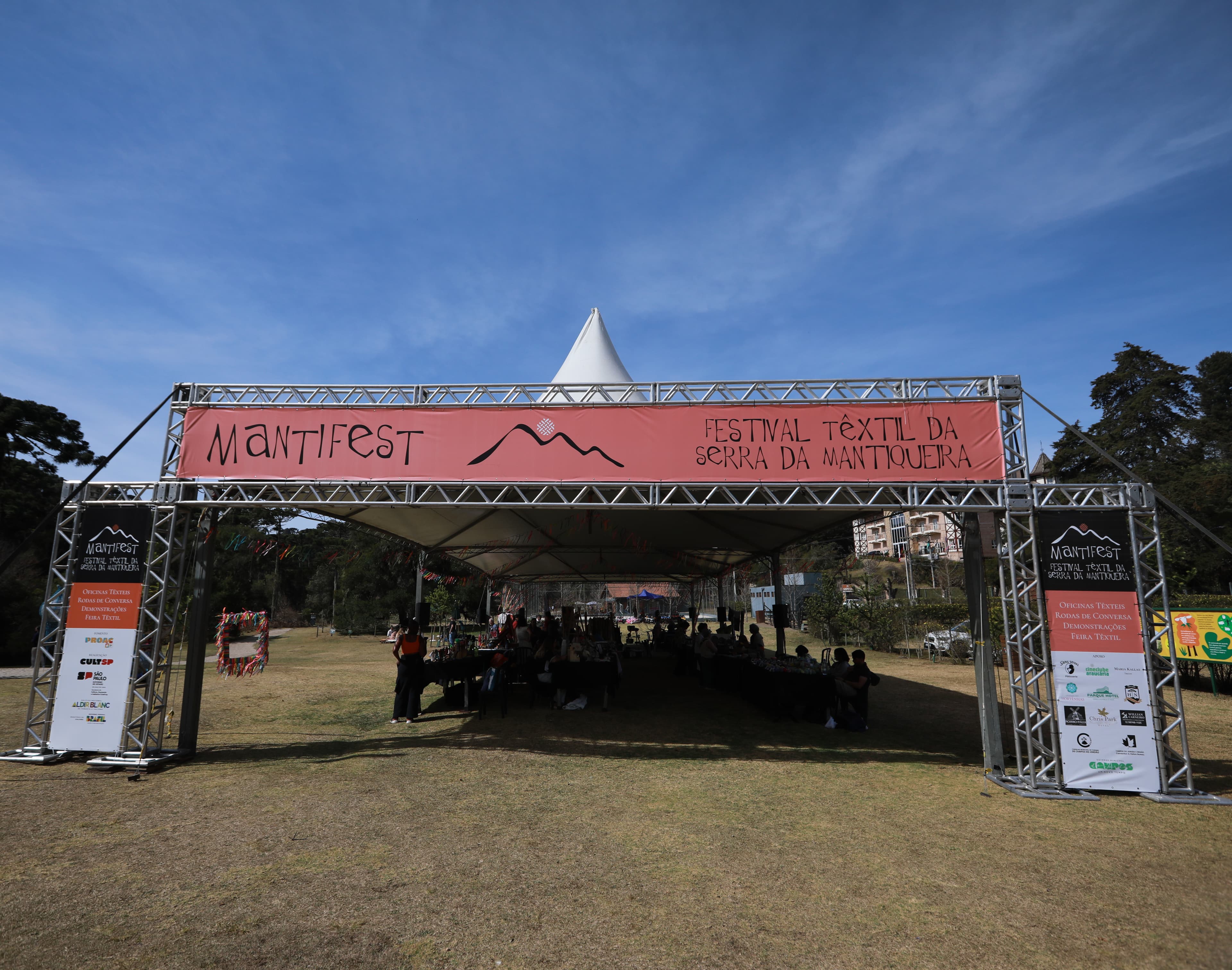 Banner do evento Mantifest - Festival Têxtil da Serra da Mantiqueira