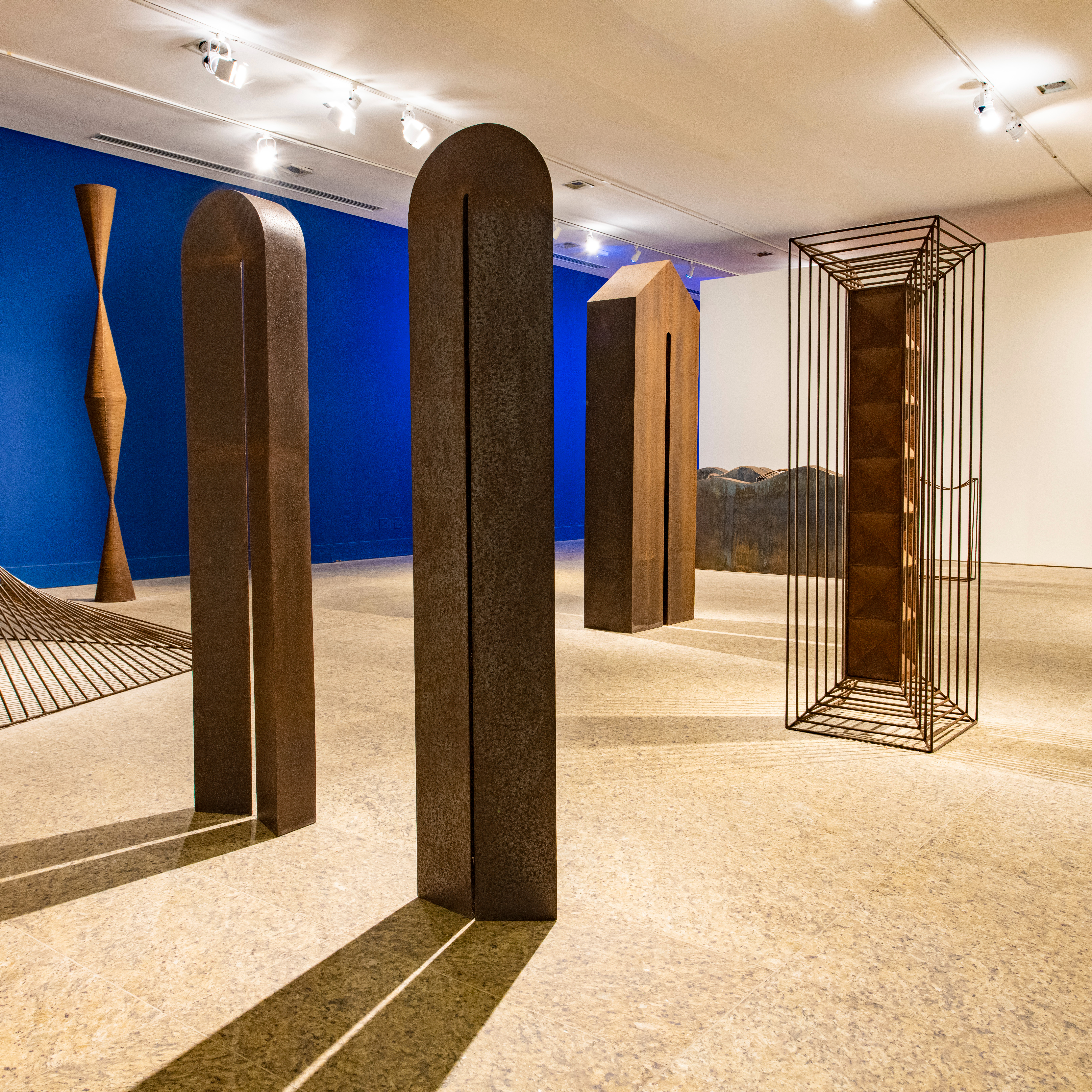 Banner do evento Exposição apresenta esculturas inéditas de José Carlos Vilar com curadoria de Agnaldo Farias