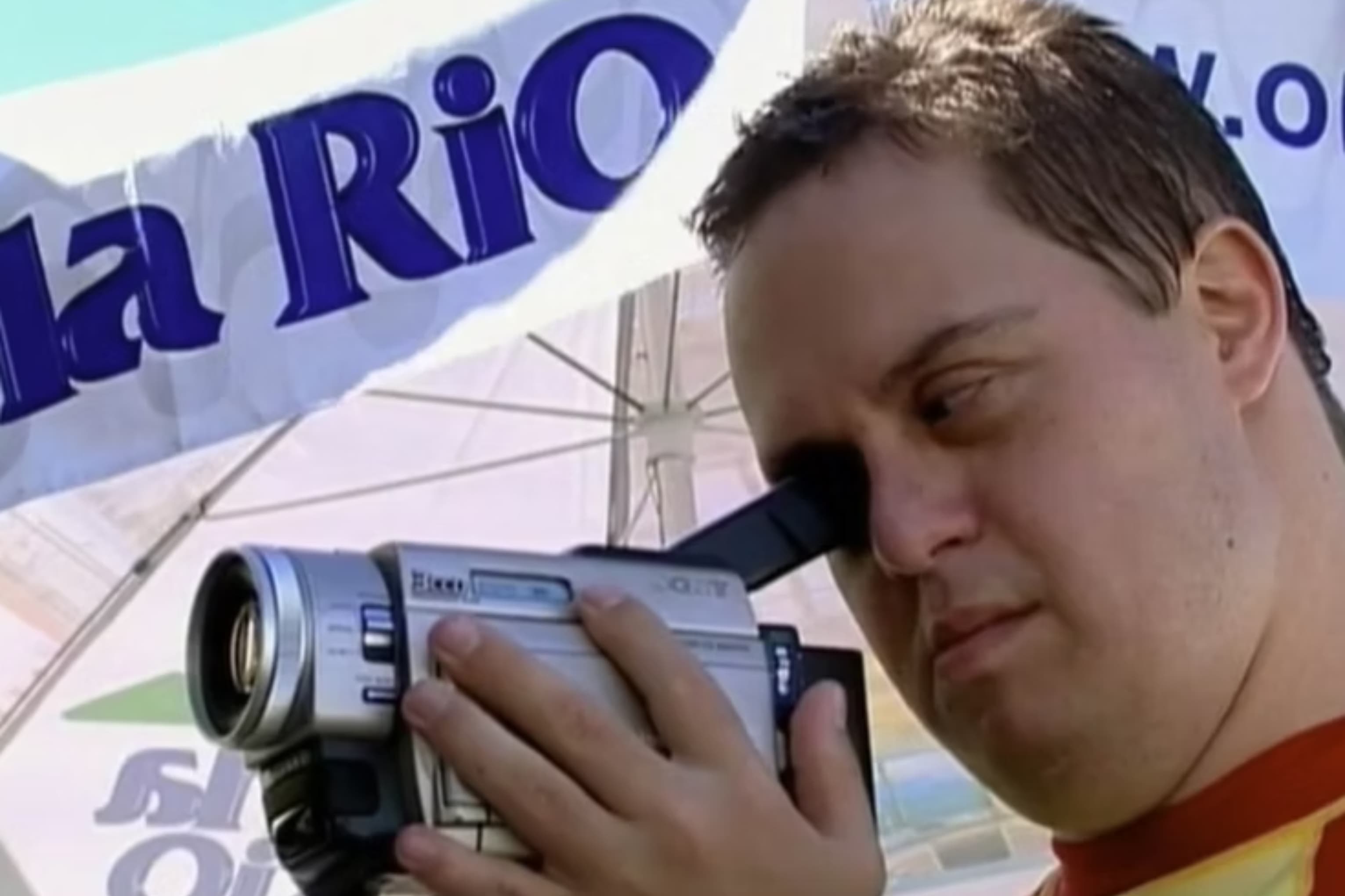 Banner do evento Cinema gratuito - DO LUTO À LUTA