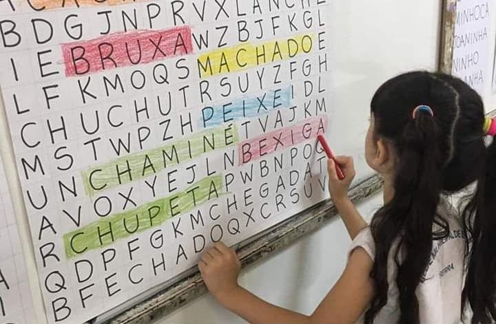 Banner do evento Oficina Caça palavras gigante 