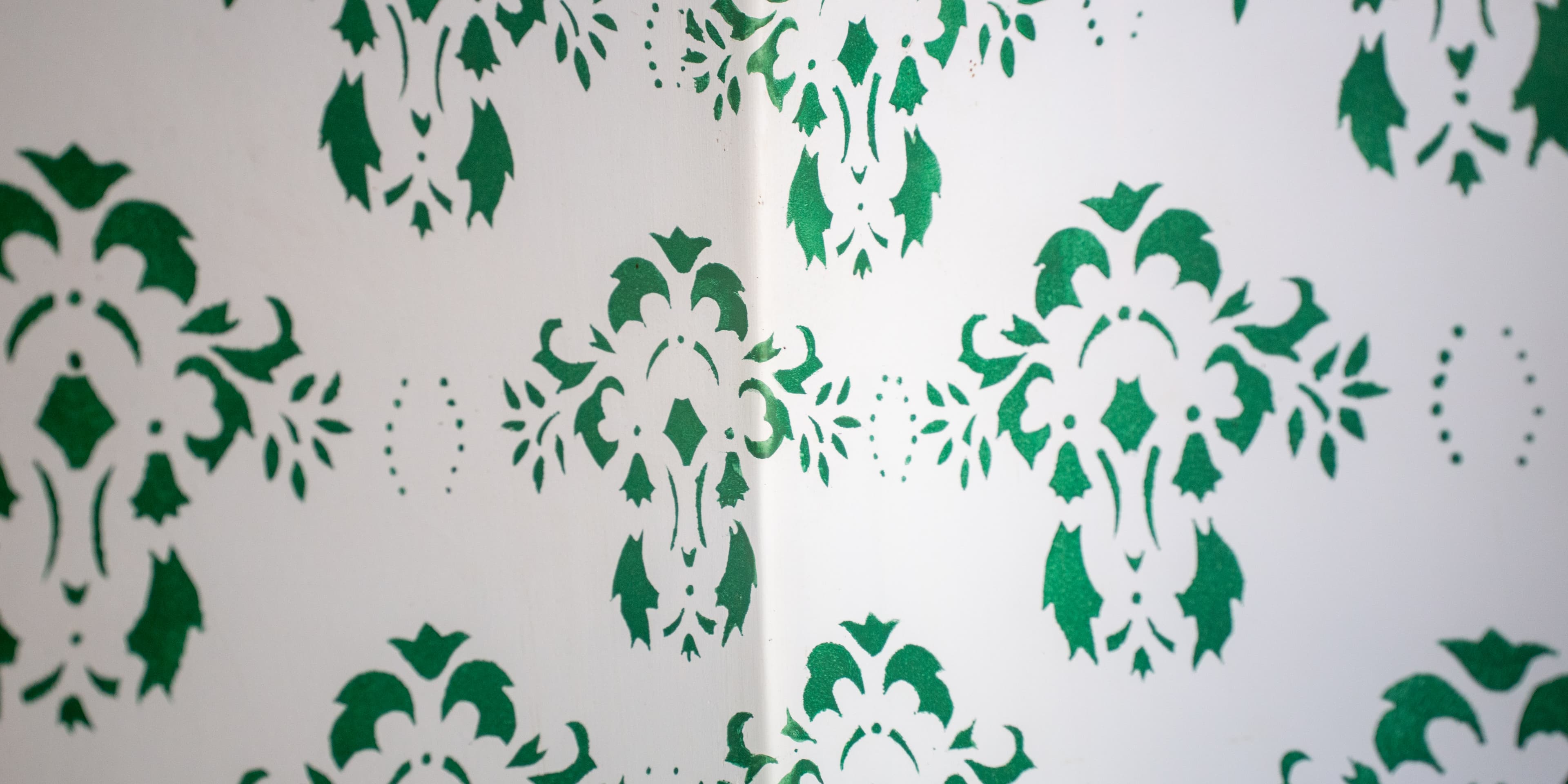 Banner do evento Técnicas e Memórias da Casa: oficina de experimentação em estêncil