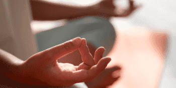 Banner do evento Aniversário do Museu do Café | Aula de Yoga