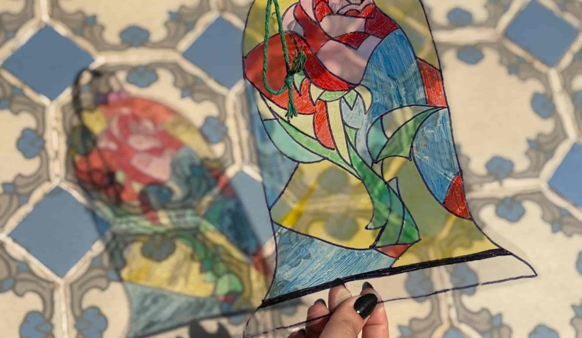 Imagem do evento Entre luzes e cores: vitral de acetato